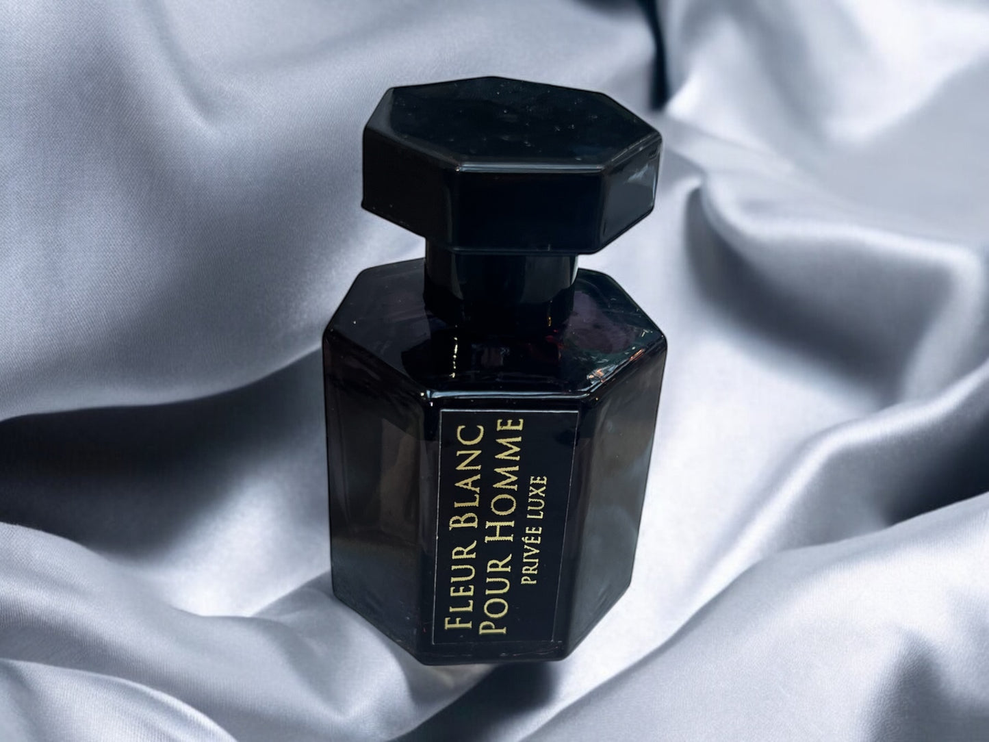 Fleur Blanc Pour Homme